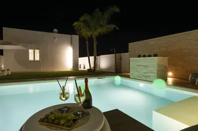 Piscina di ISULATRAVEL - Villa Amugea o nelle vicinanze