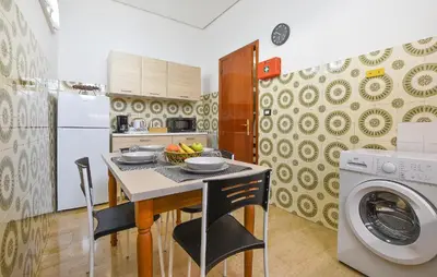 Cucina o angolo cottura di 2 Bedroom Stunning Apartment In Chiaramonte Gulfi