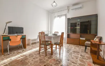 TV o dispositivi per l'intrattenimento presso 1 Bedroom Lovely Apartment In Chiaramonte Gulfi