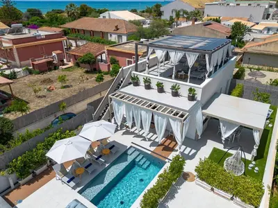 Piscina di ISULATRAVEL - Villa Vitarmi o nelle vicinanze