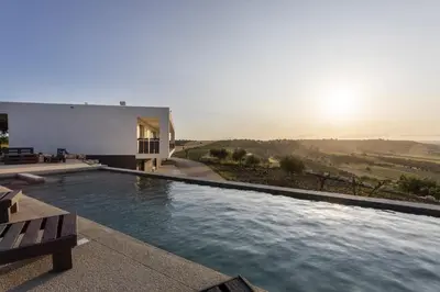 Piscina di Villa Regina - IsulaTravel o nelle vicinanze