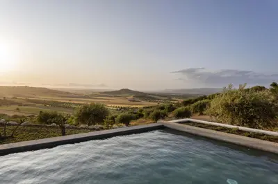 Paesaggio naturale nelle vicinanze della villa