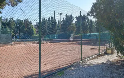 Attività di tennis o squash presso l'appartamento o nelle vicinanze