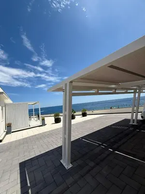 Vista generica sul mare o vista sul mare dall'interno della casa vacanze
