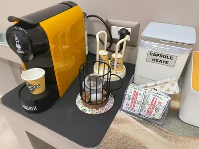Set per la preparazione di tè e caffè presso I Parienti Ra Zita