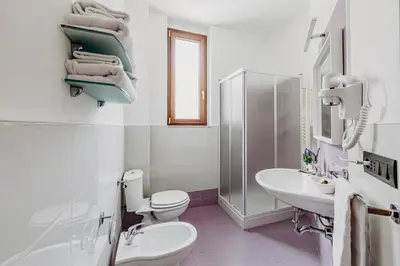 Bagno di Green Leaves Apartment