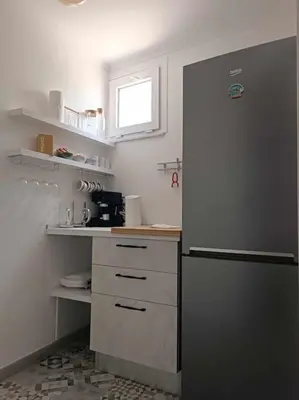 Cucina o angolo cottura di Agnone Beach suite 30 meters away