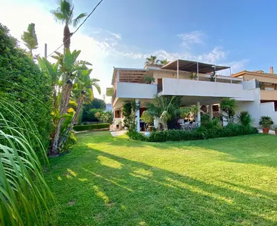Giardino di Villa Silvia 30mt from the Beach sea view