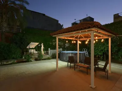 Patio o area all'aperto di Vacation home with private pool, Floridia