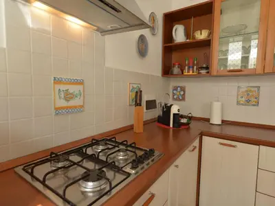 Cucina o angolo cottura di Vacation home with private pool, Floridia