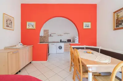 Cucina o angolo cottura di Charming House in Fontane Bianche with Private Garden