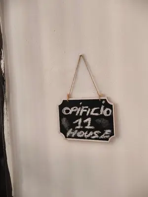 Certificato, attestato, insegna o altro documento esposto da OPIFICIO 11 HOUSE