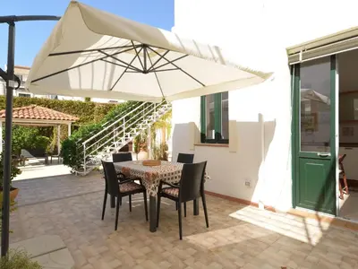 Balcone o terrazza di Vacation home with private pool, Floridia