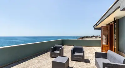 Vista generica sul mare o vista sul mare dall'interno della casa vacanze