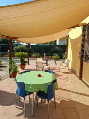Patio o area all'aperto di Villa near the sea in full relaxation - large garden wi-fi