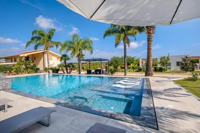 Piscina di Villa Carancino o nelle vicinanze