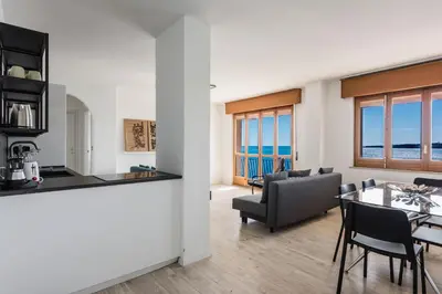 Cucina o angolo cottura di Una Finestra Su Cala Rossa by Wonderful Italy