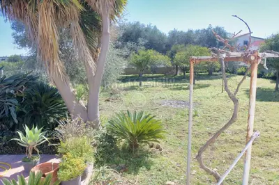Giardino di Aleari Villa Fanusa