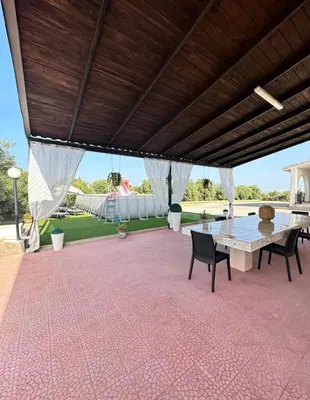 Piscina di Villa Latina o nelle vicinanze