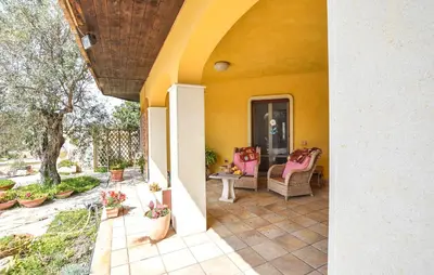 Giardino di Awesome Home In Marina Di Marza