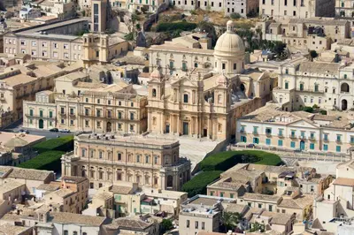 Vista generica su Noto o vista sulla città dall'interno del bed & breakfast