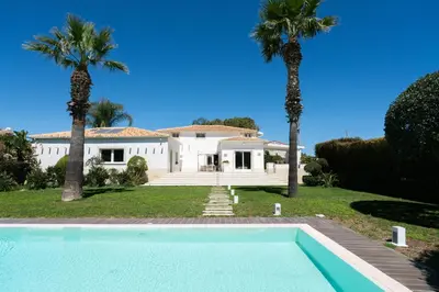 Piscina di Villa Elena by Ortigia Apartments o nelle vicinanze