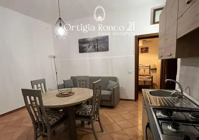 Cucina o angolo cottura di Ortigia Ronco 21 - casa vacanza