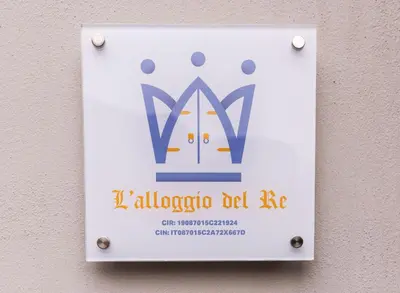 Certificato, attestato, insegna o altro documento esposto da L'Alloggio del Re