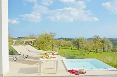 Paesaggio naturale nelle vicinanze della villa