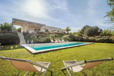 Piscina di Villa Mennula vista mare montagne piscina privata - Tenuta il Cavaliere di Italia Noto o nelle vicinanze