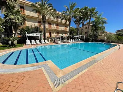 Piscina di ALTA lux homeholiday stone o nelle vicinanze