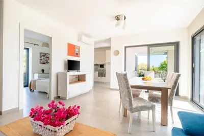 Cucina o angolo cottura di Villa Papeda-Tenuta il Cavaliere d'Italia Noto-vista fronte mare e piscina privata