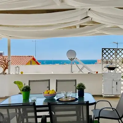 Blue Space 50 meters from the sandy beach