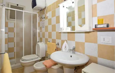 Bagno di 2 Bedroom Cozy Home In Siracusa