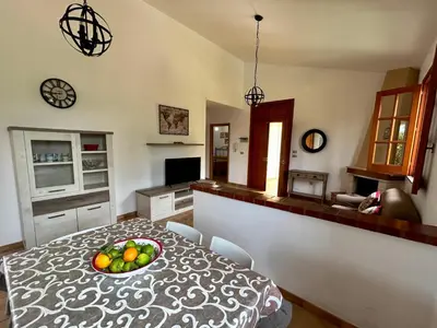 Cucina o angolo cottura di Garden Paradise near the sandy beach, parking & wifi