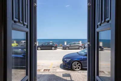 Vista generica sul mare o vista sul mare dall'interno dell'appartamento