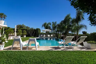 Piscina di Attalàya, oasi di relax con piscina vicino Noto o nelle vicinanze