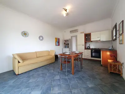 Cucina o angolo cottura di Apartment La Rosa-4 by Interhome