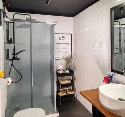 Bagno di DownSouth Studio Apartment with Mezzanine - Historic Center