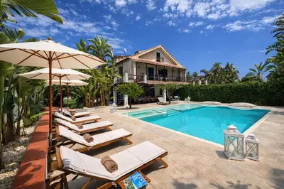 Piscina di Villa Elisa - Luxury and Style by the Sea o nelle vicinanze