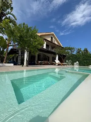 Piscina di Villa Elisa - Luxury and Style by the Sea o nelle vicinanze