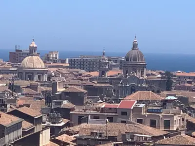 Vista generica sul mare o vista sul mare dall'interno dell'appartamento