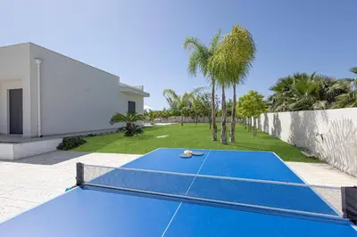 Attrezzature per ping pong presso Villa Ares by Villa Plus o nelle vicinanze
