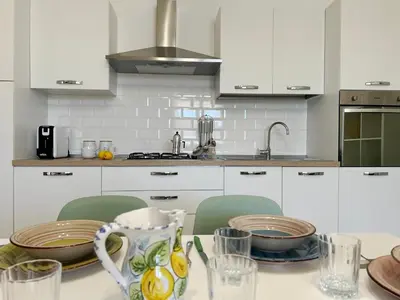 Cucina o angolo cottura di Villa Sole near the sandy beach, parking & wifi