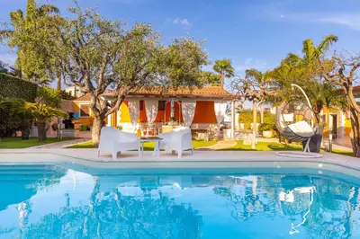 Piscina di Villa Aliv o nelle vicinanze