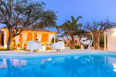 Piscina di Villa Aliv o nelle vicinanze