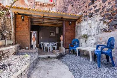 Patio o area all'aperto di SICILIAN MOOD - Garden House in the city ceter