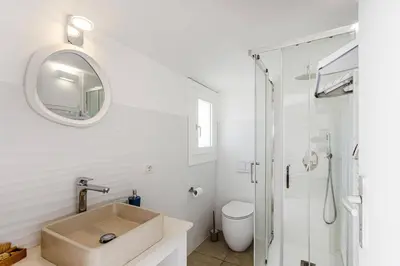 Bagno di Villa Divina by Villa Plus