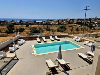 Piscina di Kalimera House o nelle vicinanze