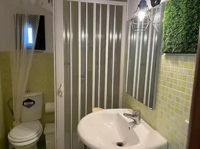Bagno di Brunello con veranda e piscina condivisa